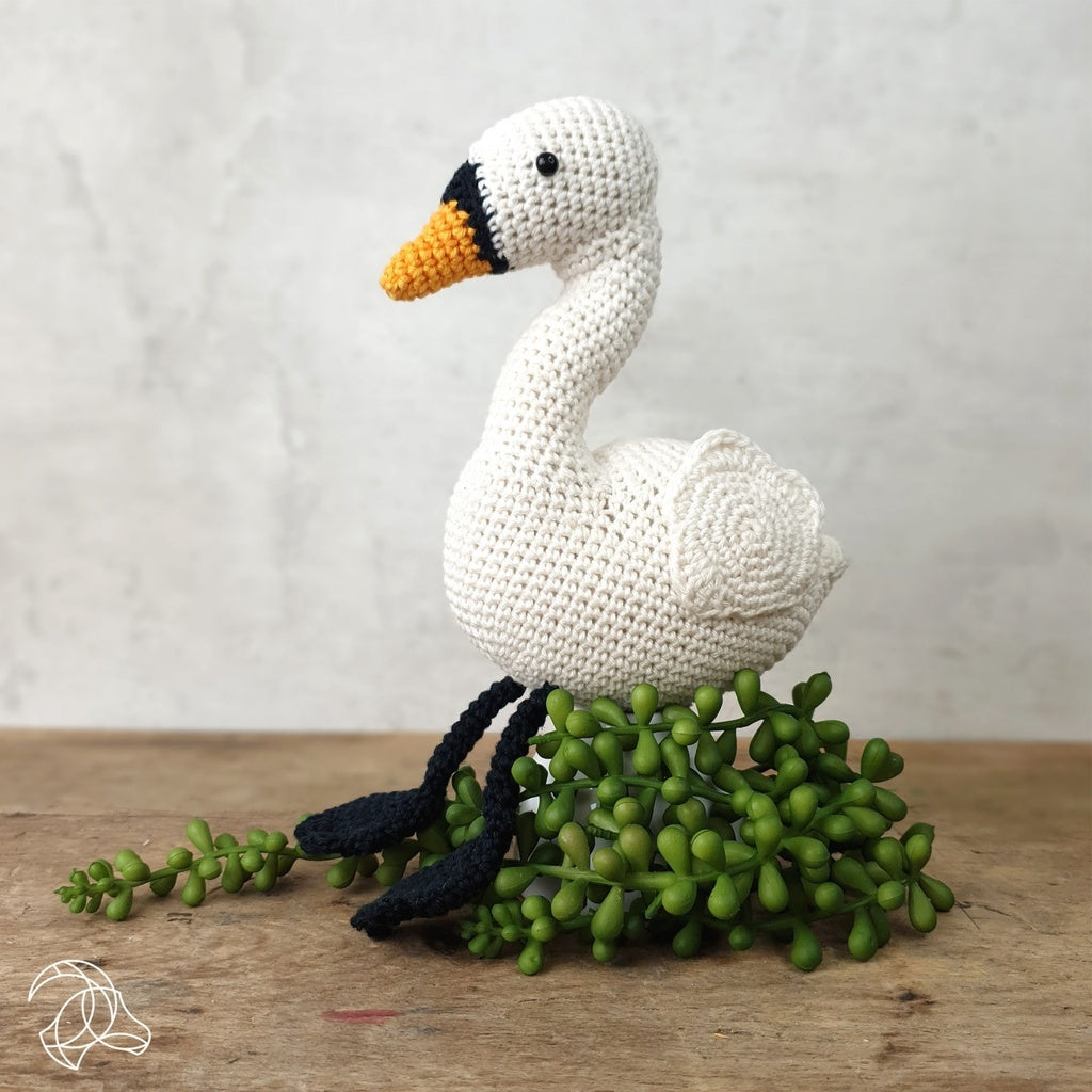 Hardicraft Crochet Kit - Swan Lilly