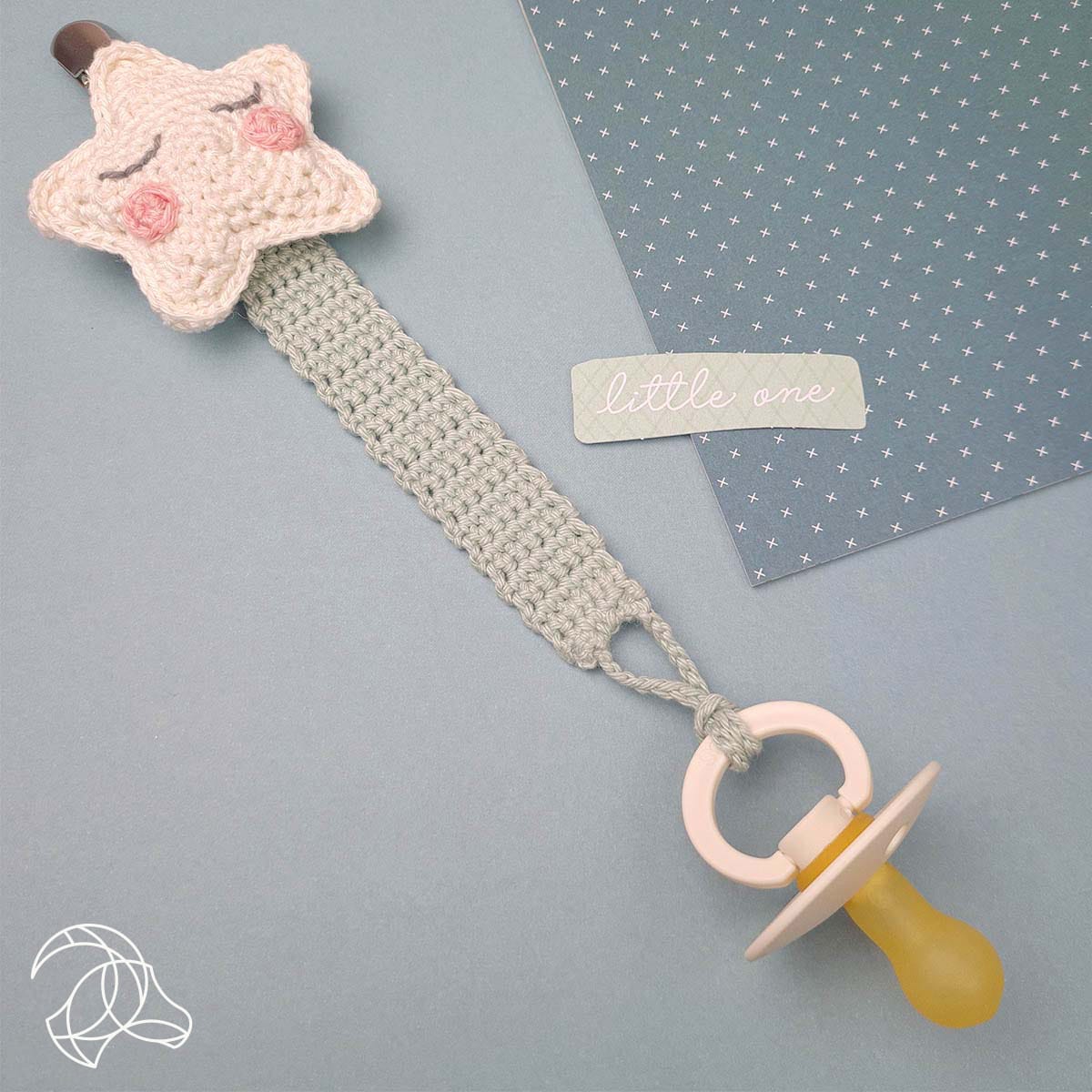 Hardicraft Crochet Kit - Pacifier Clip Star