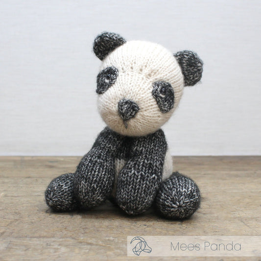 Hardicraft Knitting Kit - Mees Panda